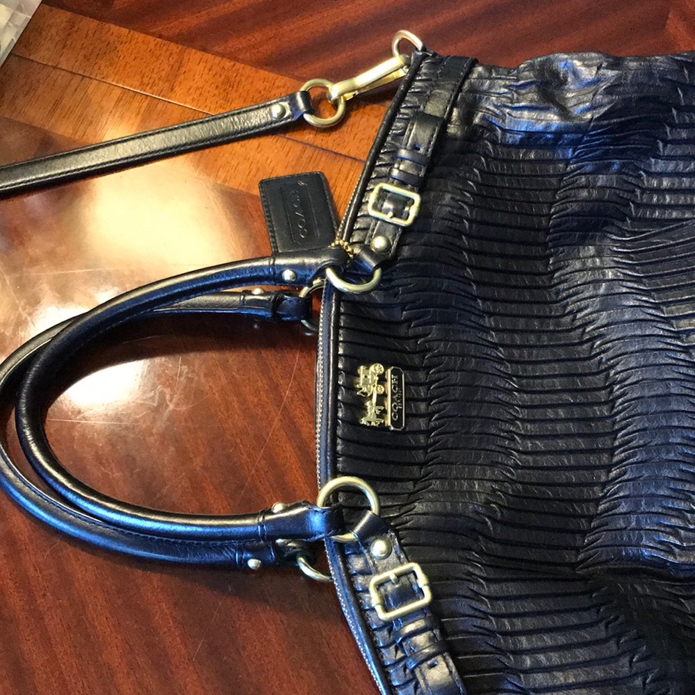 Coach Lindsey black gathered leather purse - Picture 5 of 8